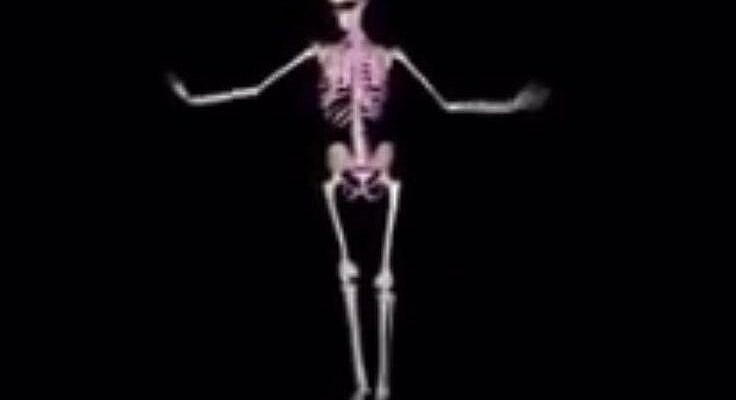 04yssia11 adlı kullanıcının Bff panosundaki Pin, 2022 | Aura renkleri, Klasik kitaplar, Siyah gölge